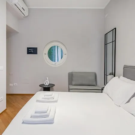 San Babila Prestige Suite - A Few Steps From Duomo Milan Exterior photo