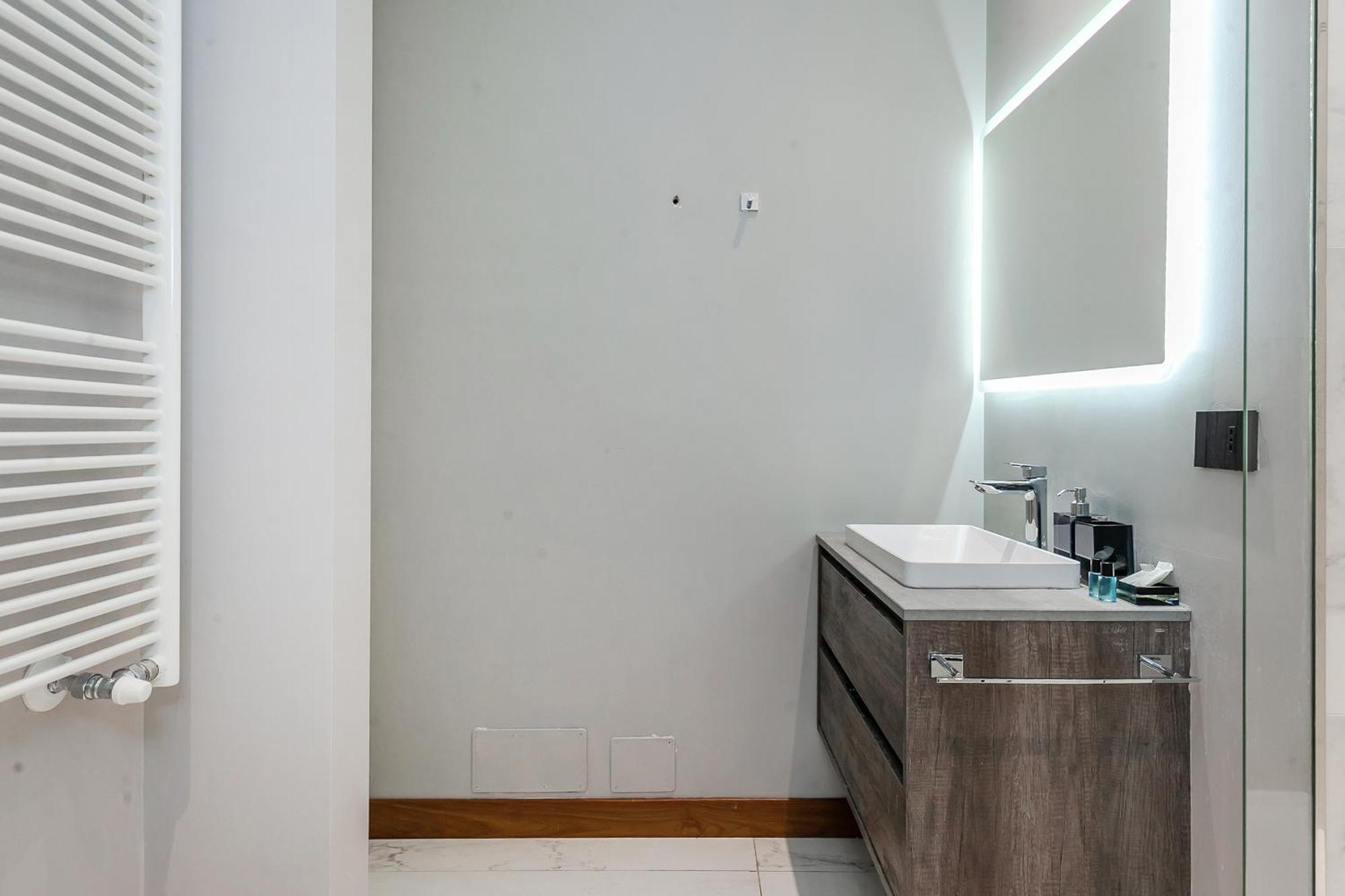 Apartment San Babila Prestige - A Few Steps From Duomo Milan